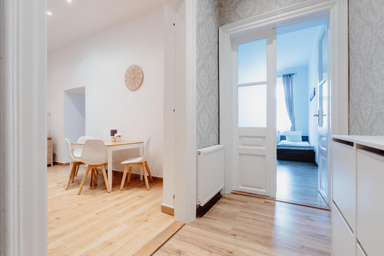 Atticus Apartments Krakow Bagian luar foto