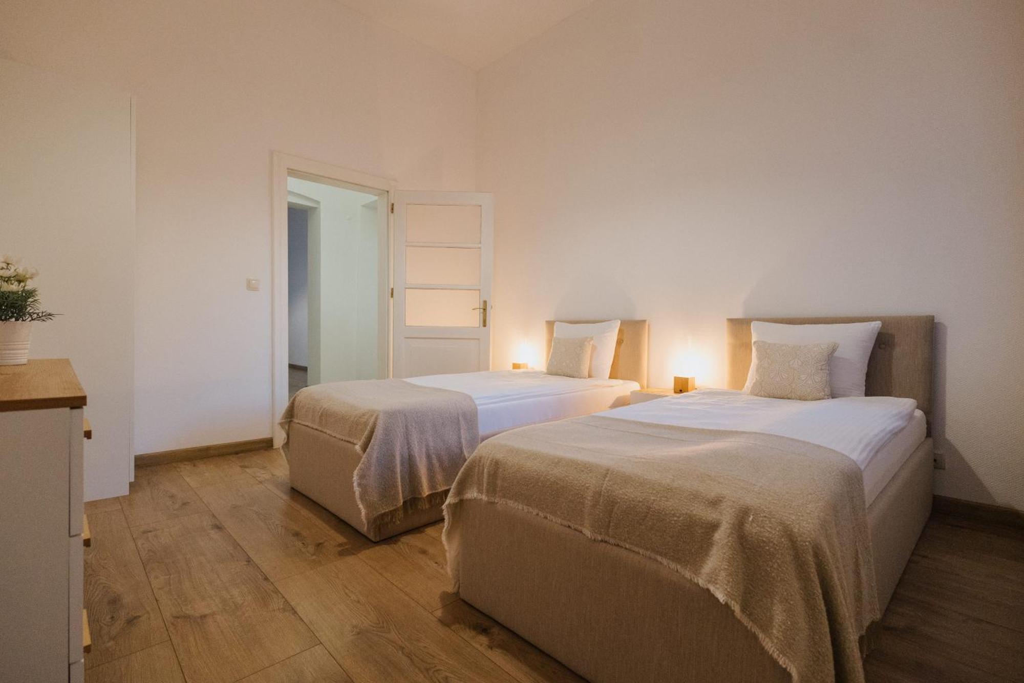 Atticus Apartments Krakow Bagian luar foto