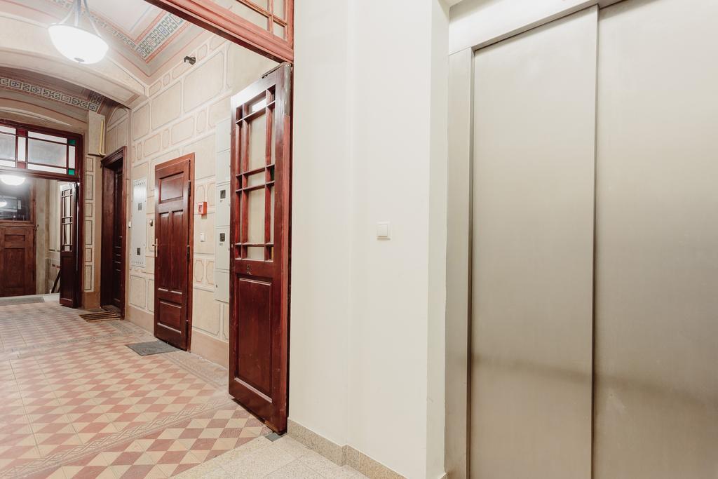 Atticus Apartments Krakow Bagian luar foto